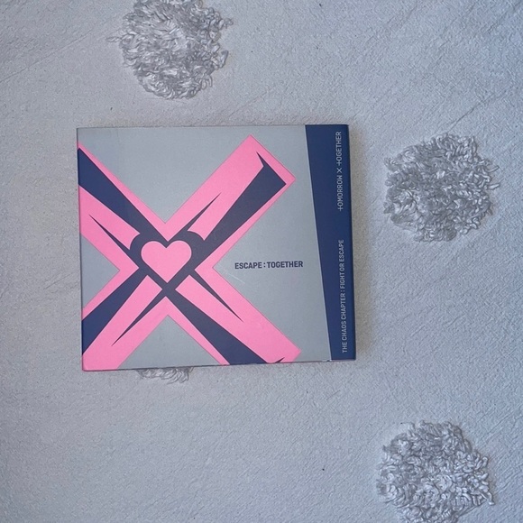 TXT Jewel Case Escape: Together with all inclusions except photocard - Picture 1 of 2